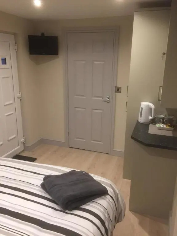 Private en-suite guestroom Ruthin