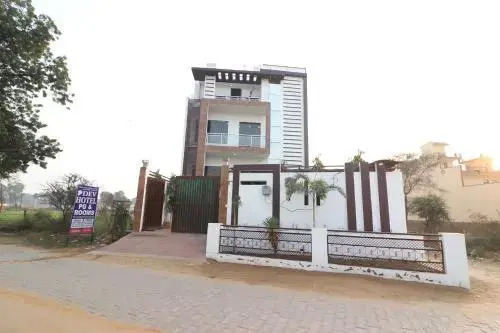 Dev Hotel by OYO Rooms