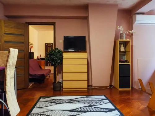 Woody - Cozy and Quiet Place near Moghioros Park