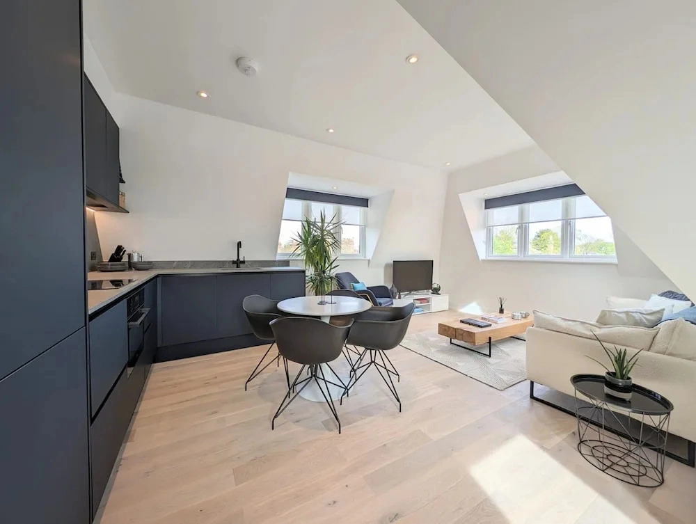 Modern Apartment in Moss Hall Court
