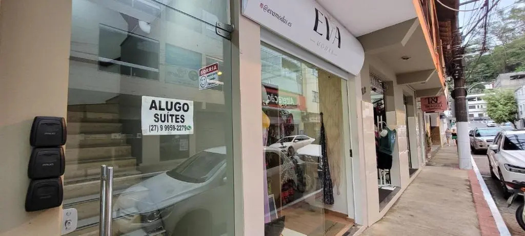 Suite climatizada, ao lado da praca principal