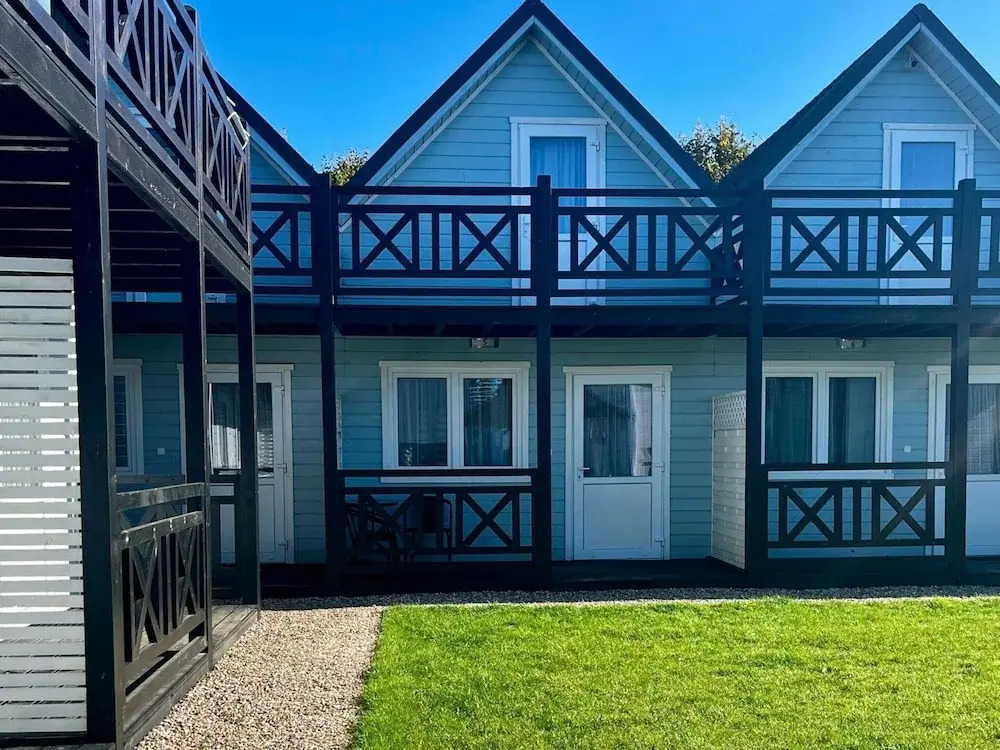Comfortable holiday houses near the sea, Rewal