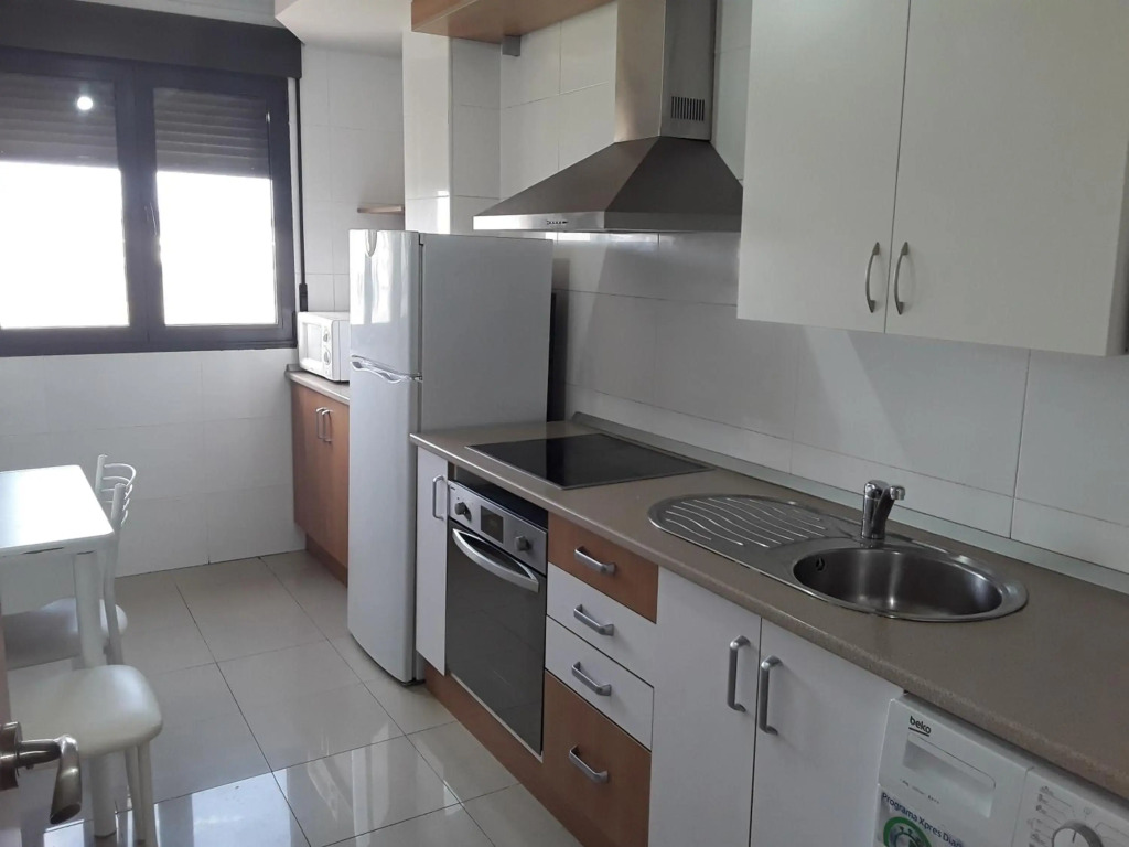 Apartamento de 6 personas con WIFI Y GARAJE INCLUIDO