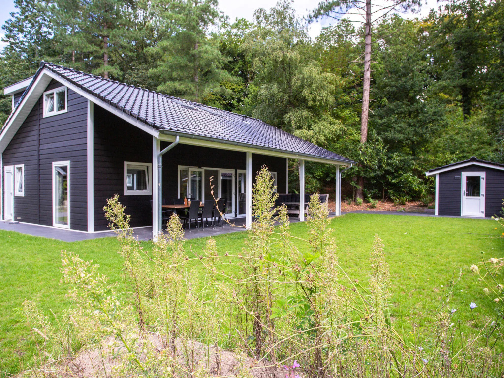 Beautiful House With Covered Terrace, Located in a Holiday Park in Rhenen