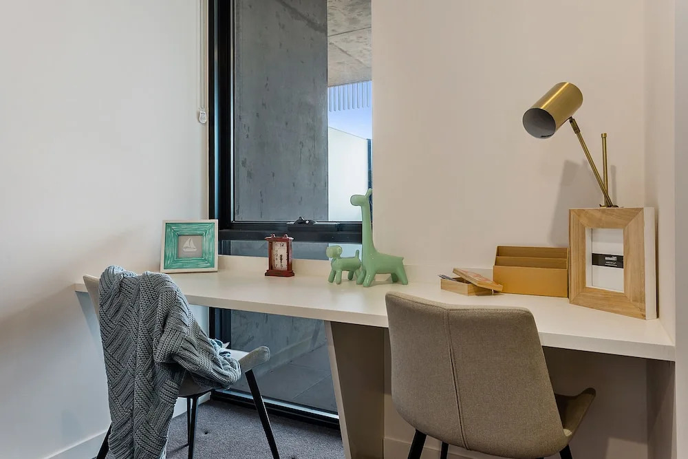 BRUNSWICK Stylish Space with Parking + Netflix