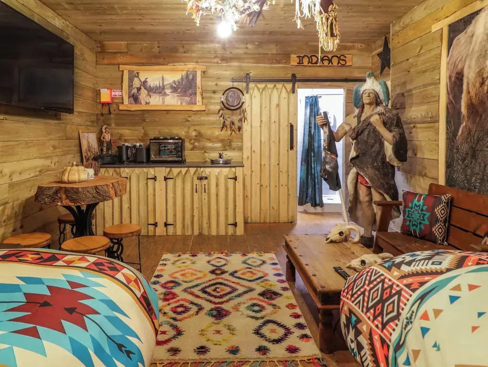 Apache Falls Lodge