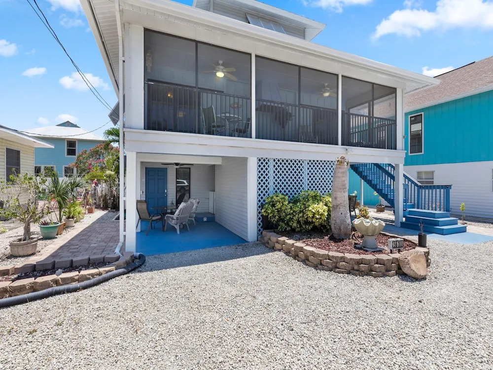 Captain Moore House 1 by Vtrips