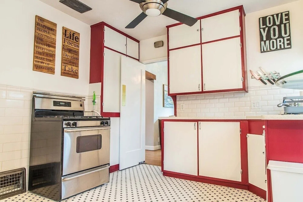 Stunning Rose Garden - San Jose Two Bedroom
