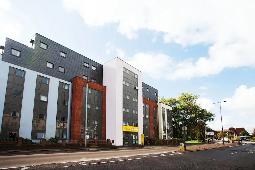Modern Student-Only Ensuite Rooms by Exeter High Street