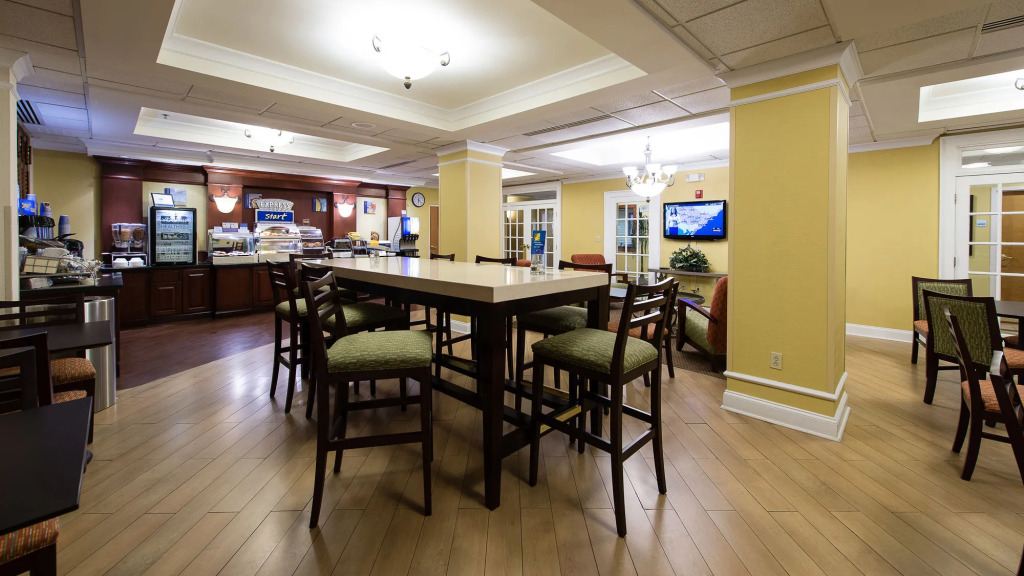 Holiday Inn Express & Suites Columbia-I-26 @ Harbison Blvd by IHG