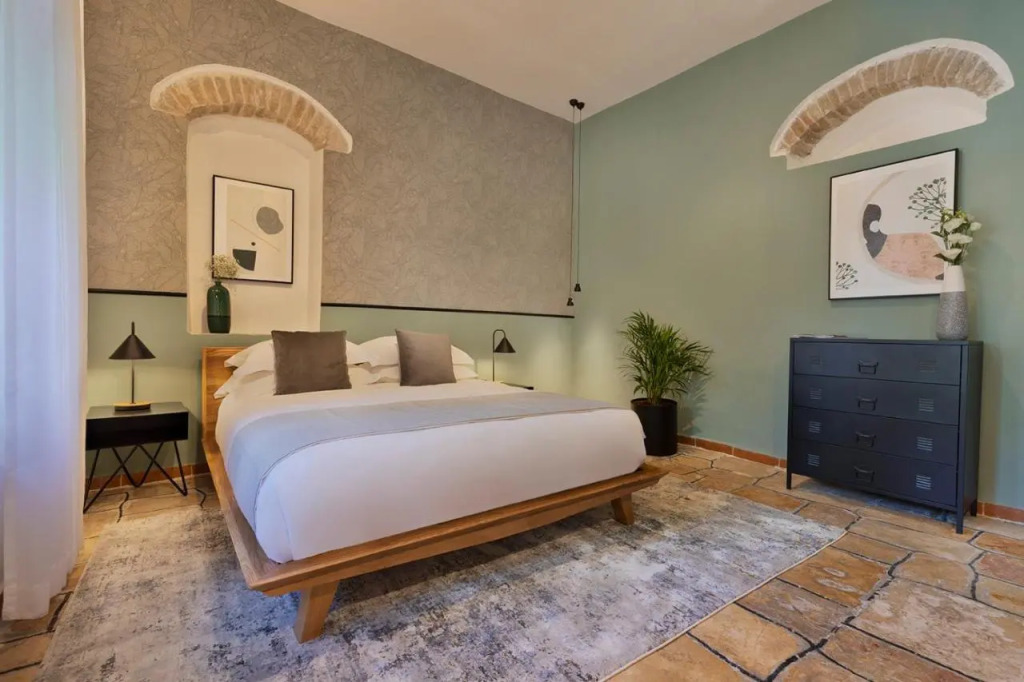 Villa Albi - Machne Yehuda Hotel