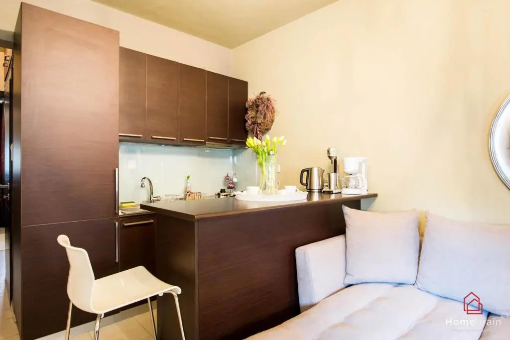 Deluxe Suite By Homebrain