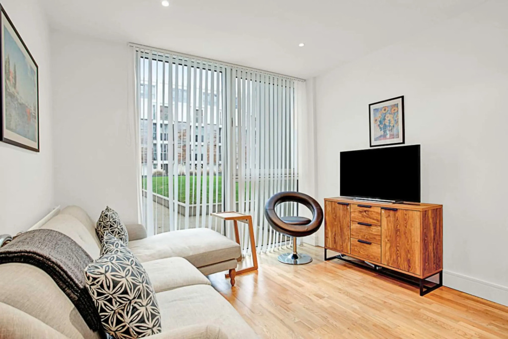 Urban Retreat: Stylish 1-bed Bliss