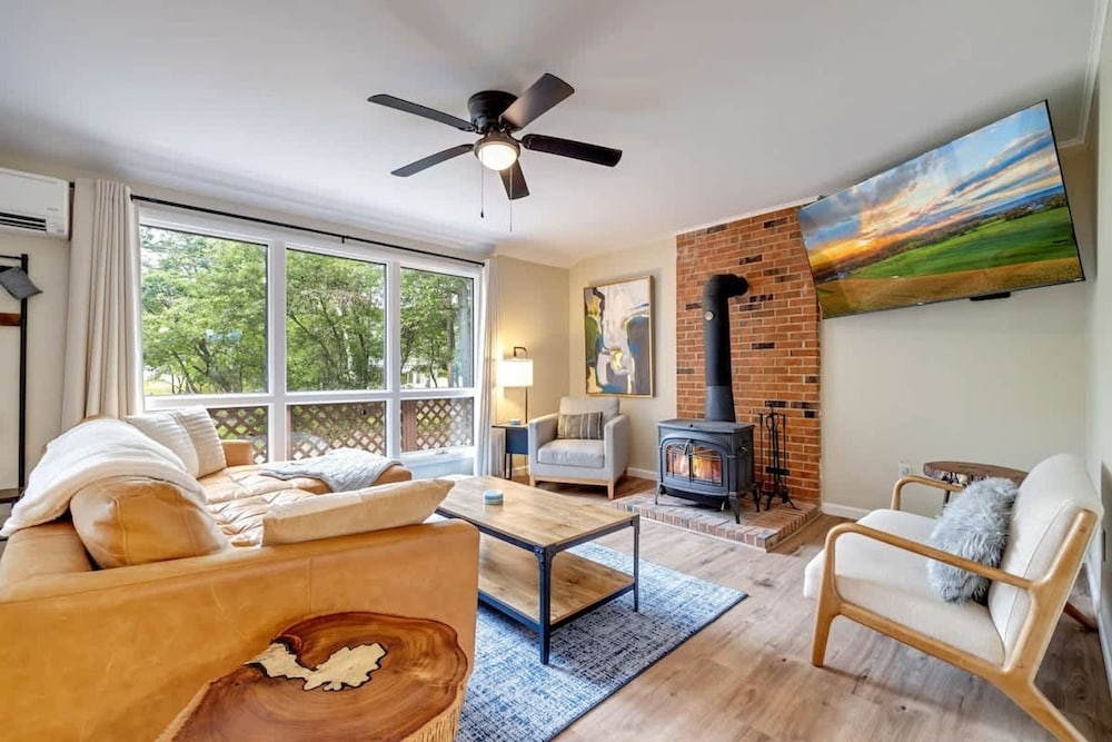 Indoorpool Hottub Gameroom Firepit Dogfriendly