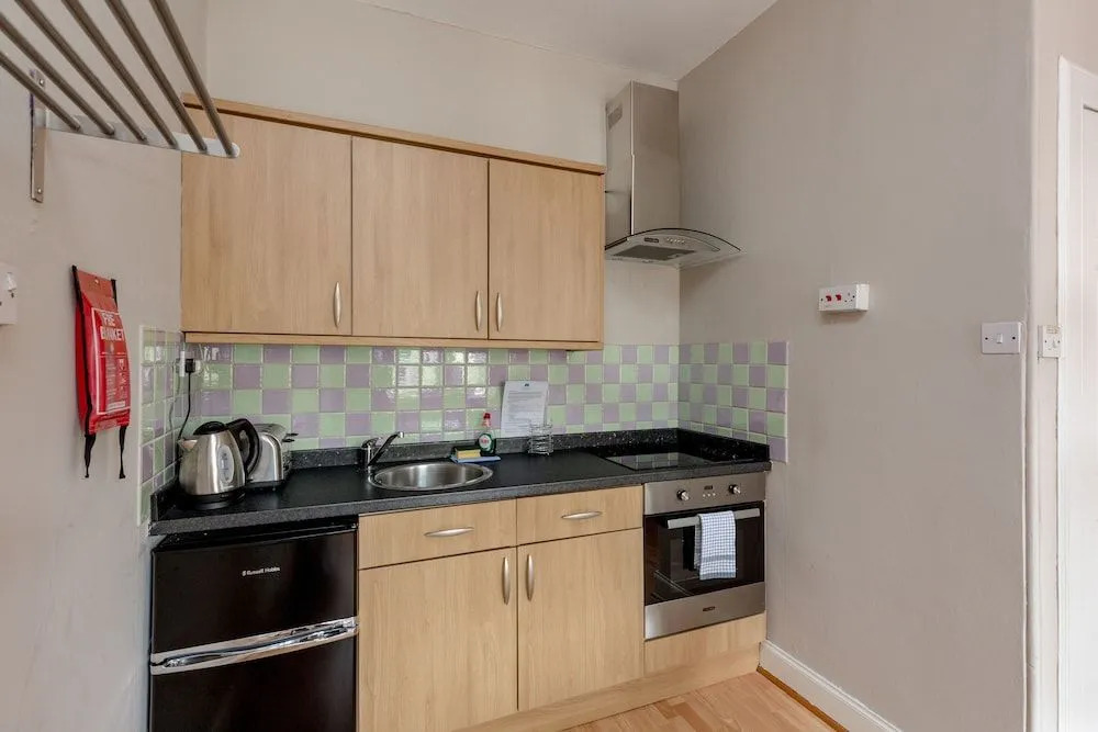 Silver Lining - St Leonard St Apartment