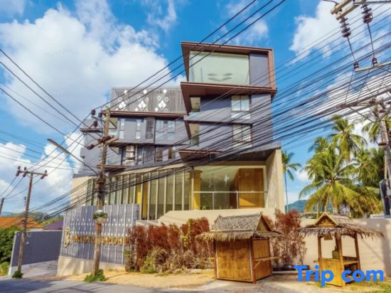Nice Studio Top-Floor. Scenic Rooftop Pool. Surin Beach