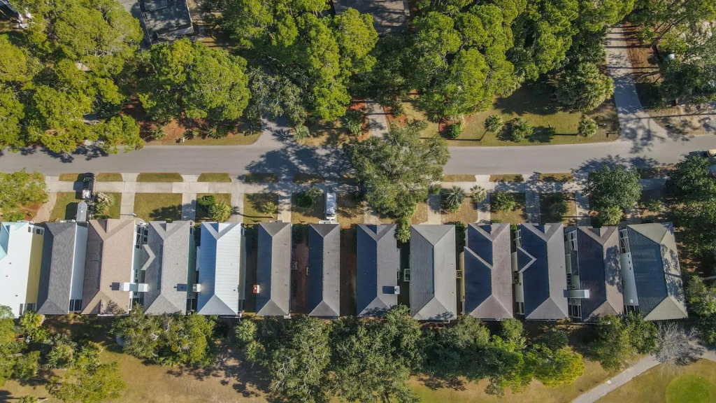Lovely 2-story, 3-Bd Home, Steps to Marina store and Bonito Boathouse