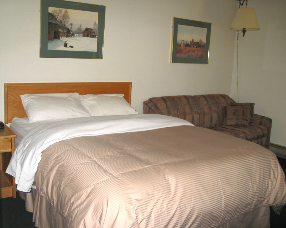 Colonial Inn