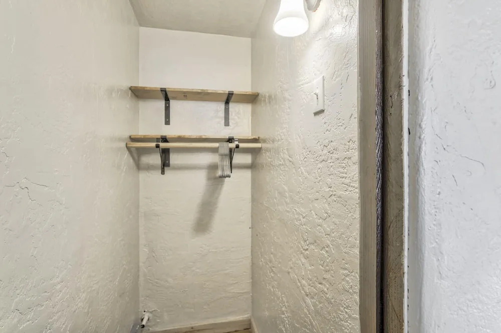 1BD Suitenear Old Colorado City & Hiking!dogs Welcome!