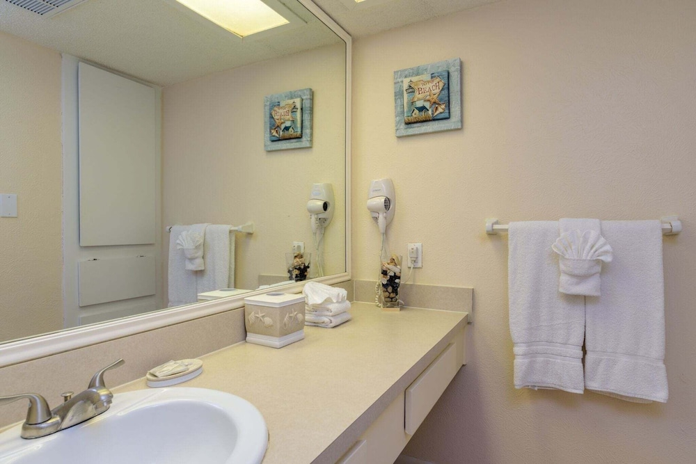 Tiki 208 - 1br Condo With Balcony And Smart Tv 1 Bedroom Condo