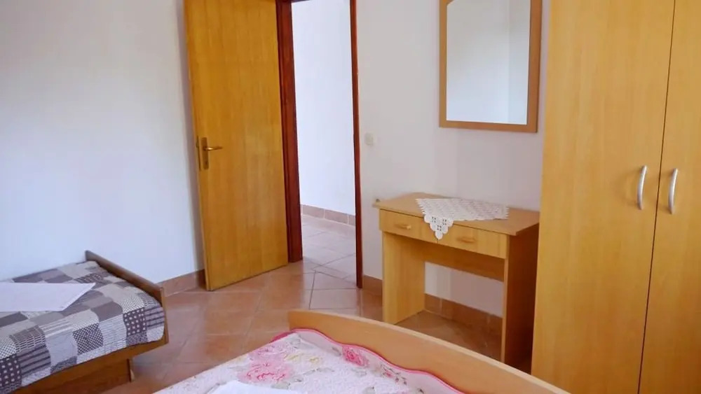 Cosy 1 bedroom apartment with sea view