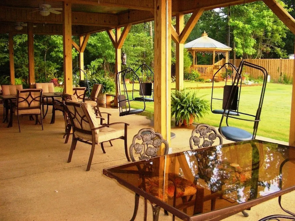 Cart Barn Inn