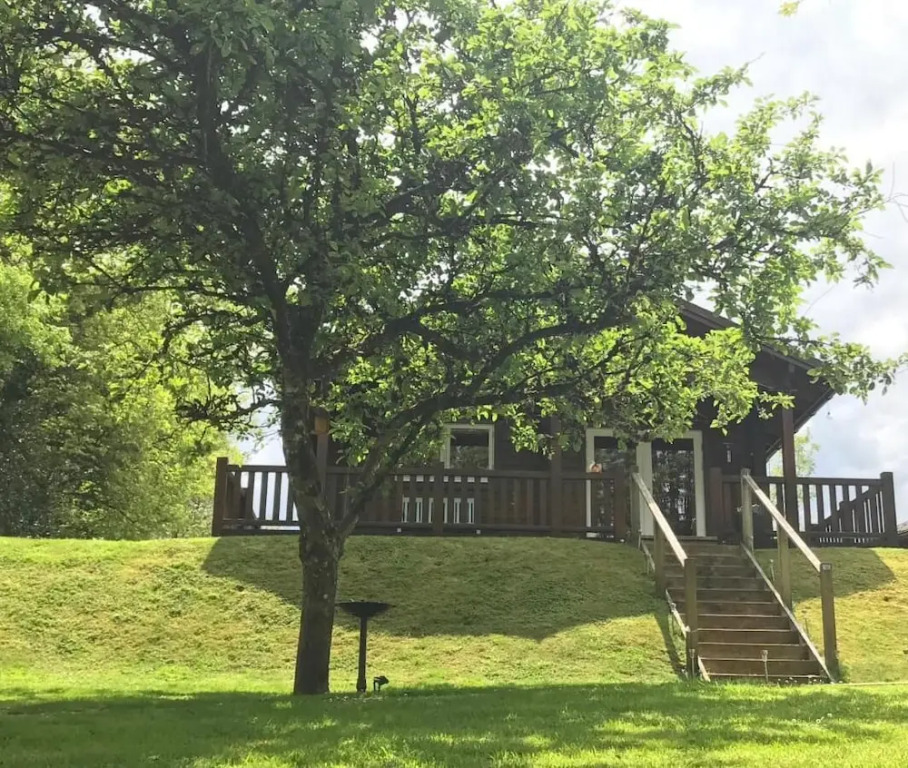 Hollybush Lodges