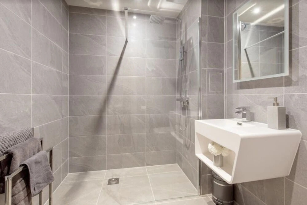 Chic and Sophisticated Apartment in the West End, Edinburgh