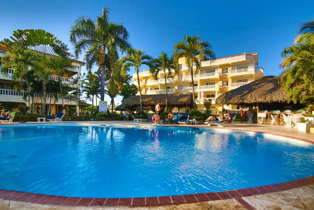 Residencial Las Palmeras de Willy Boca Chica