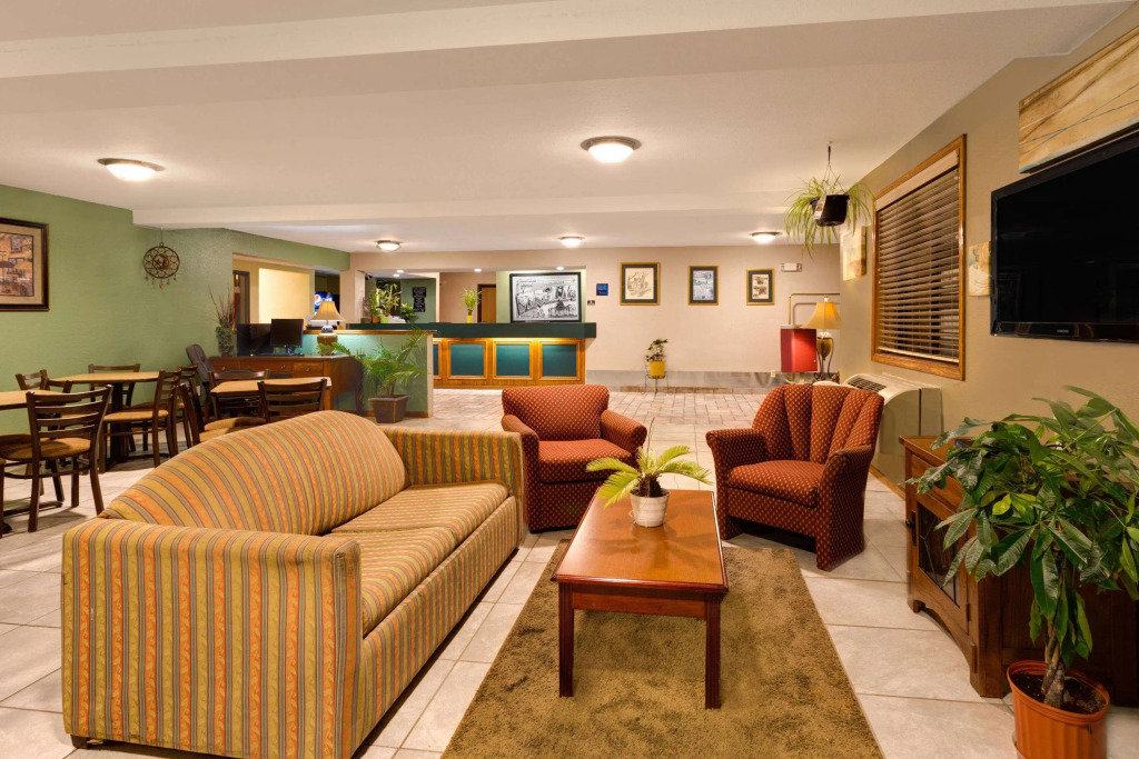 Super 8 by Wyndham Lynchburg VA