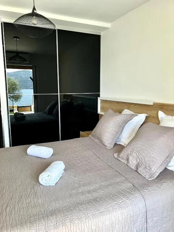 PIEDS DANS L'EAU, TIUCCIA, appartement 2-4 pers