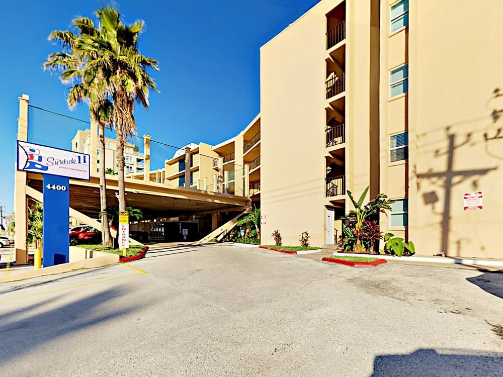 4400 Gulf Blvd Condo Unit 104