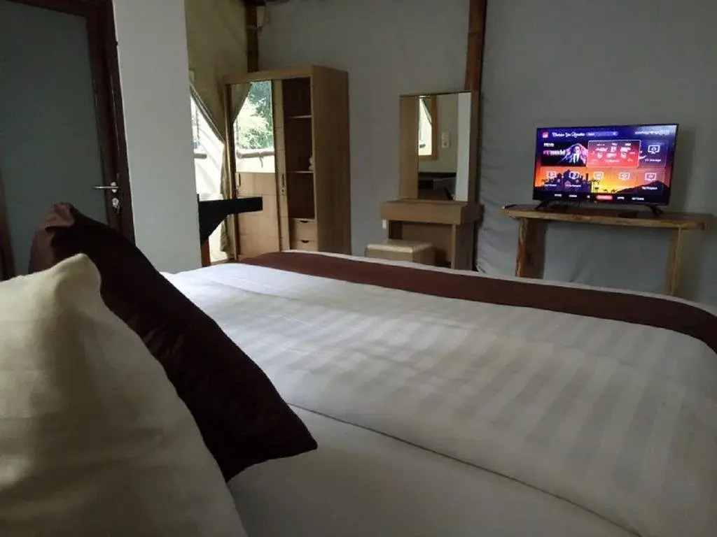 Maribaya Glamping Tent