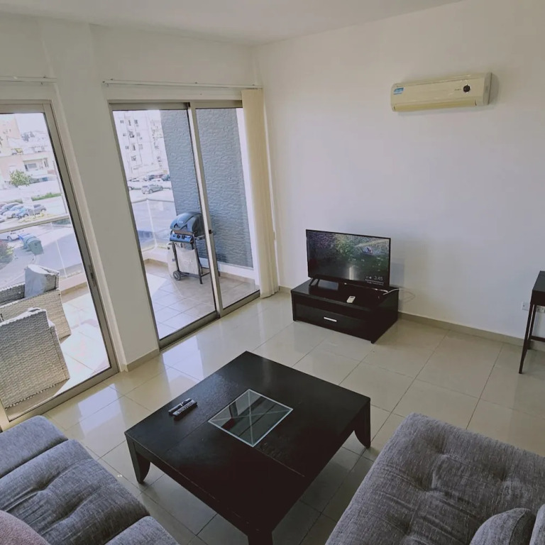 118 LCA - Stay White Petals Apartment