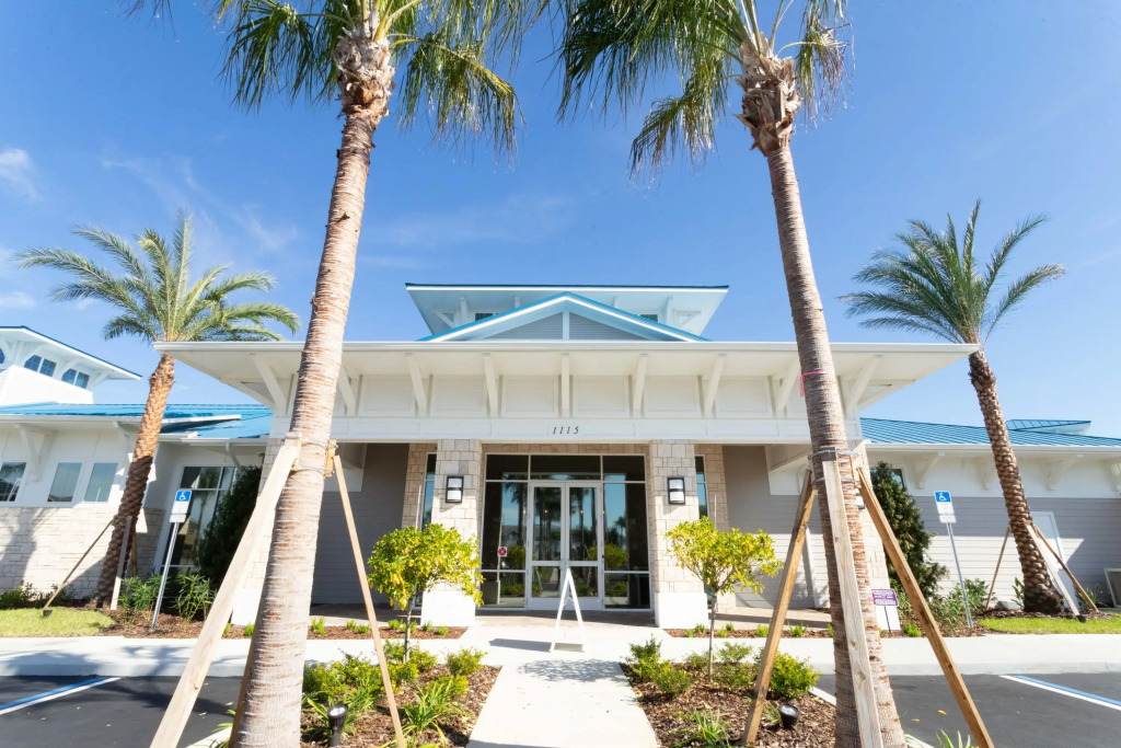 Gorgeous 6Bd w Pool Windsor Island 4450