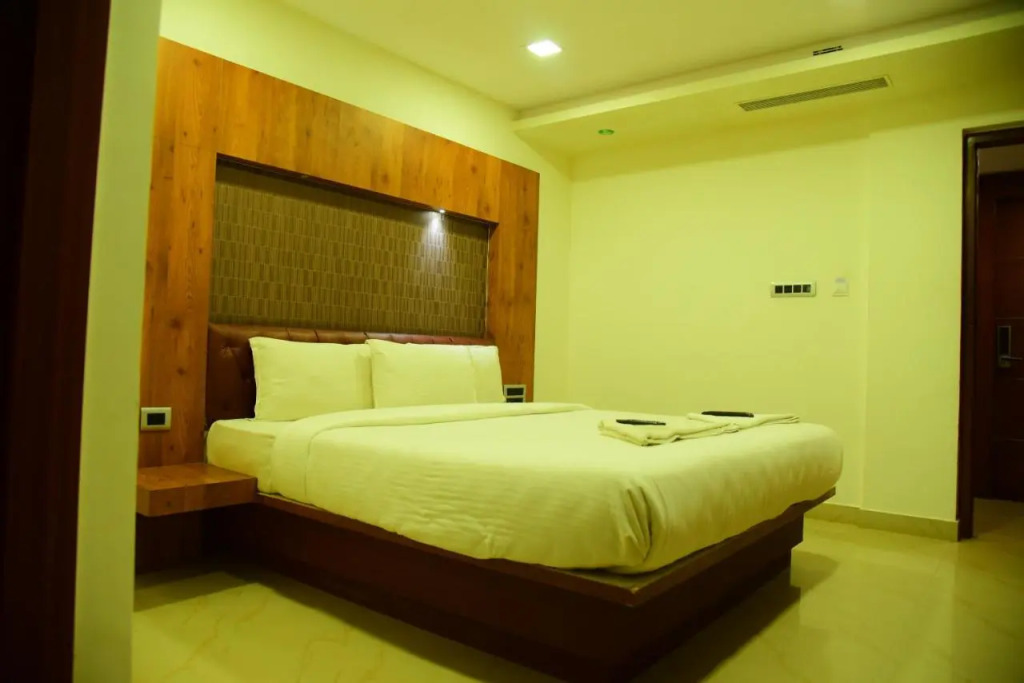 Hotel Adya Classsic