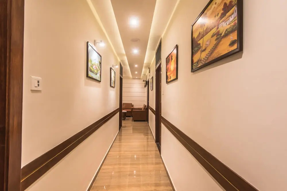OYO 9328 Empire Suite