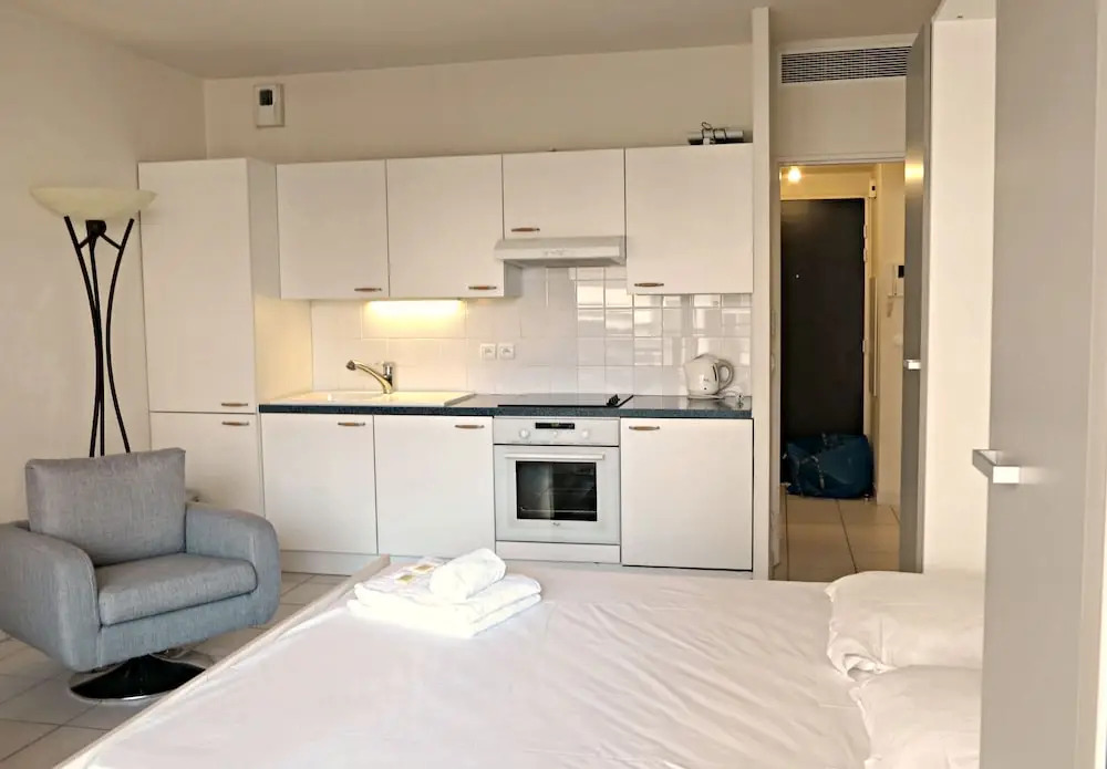 Modern and Cosy Studio