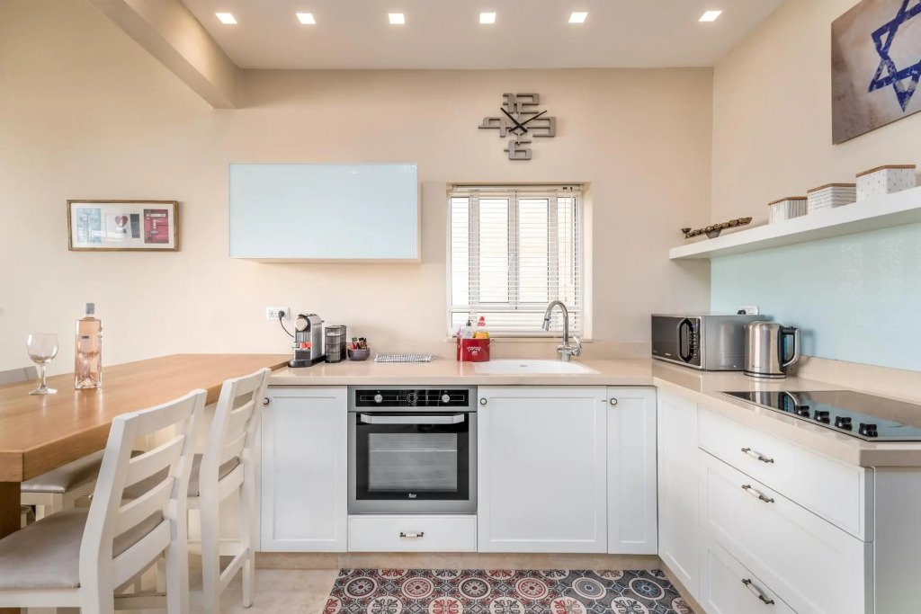Ben-Gurion BLVD 2BDR close to the beach