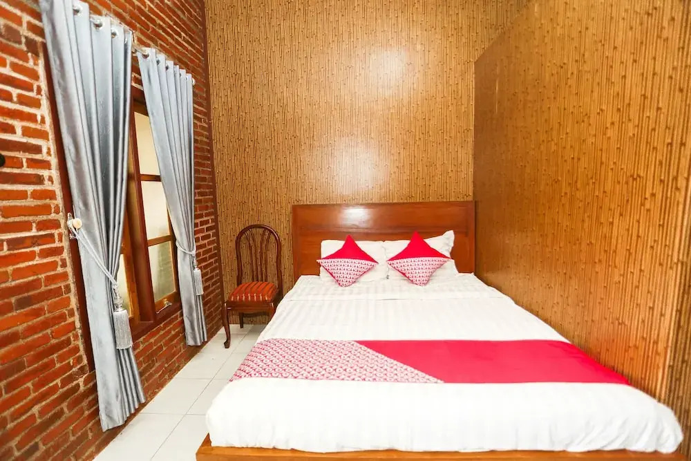 Kampoeng Osing Syariah Guesthouse by OYO Rooms