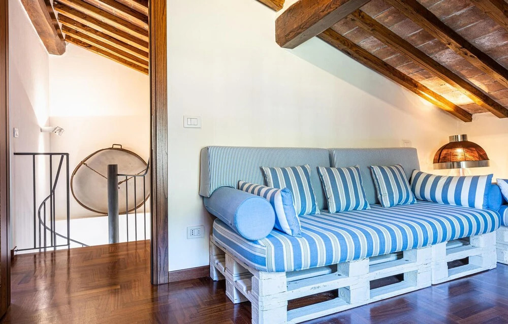 Awesome Apartment in Corsanico-bargecchia With Wifi, 2 Bedrooms and Outdoor Swimming Pool
