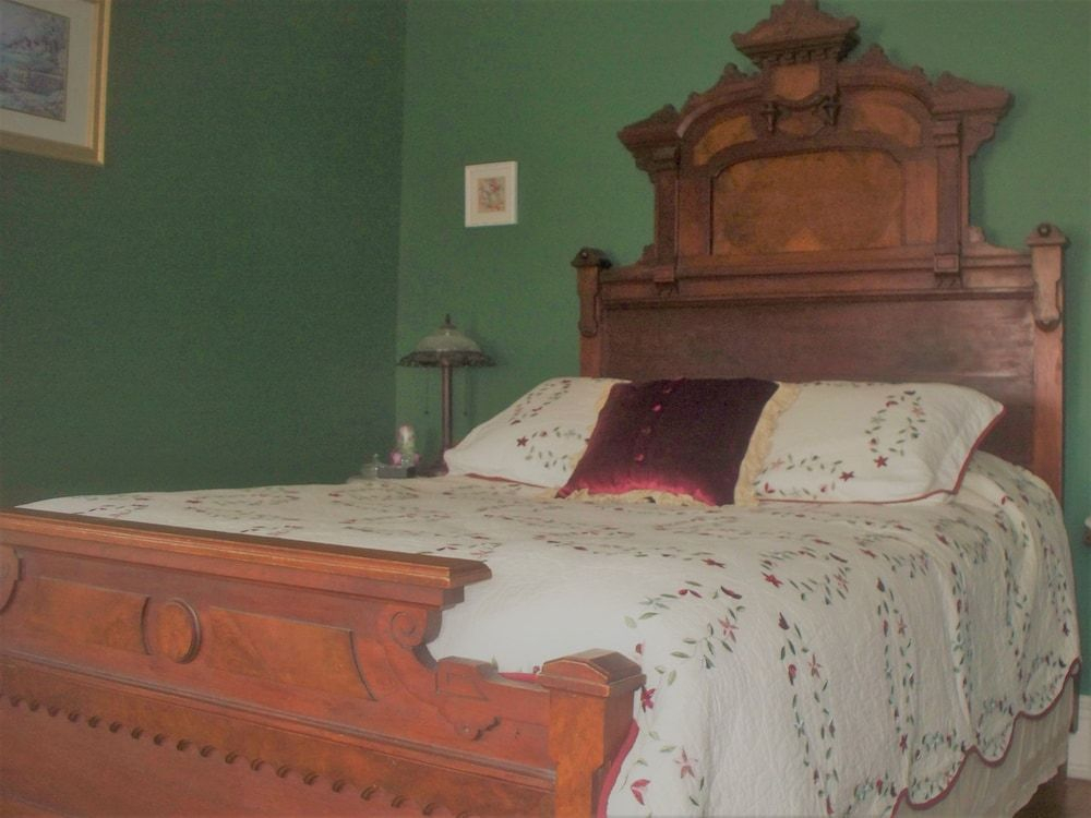 The Dominion House Bed & Breakfast