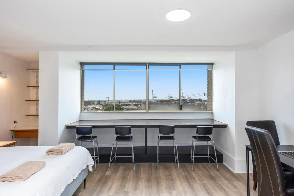 Apartment 201 - Fremantle studio apartment with ocean and harbour views