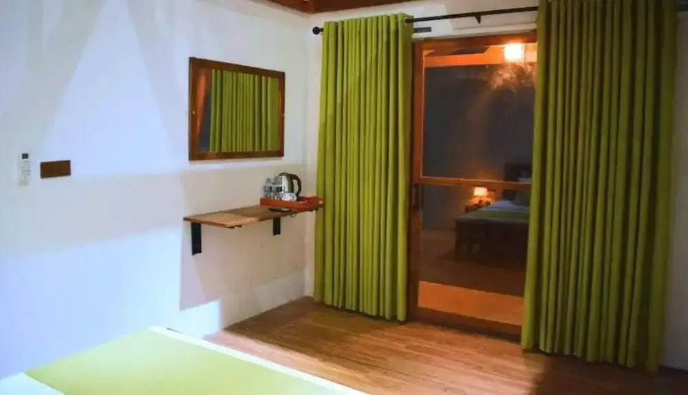 Wild Waves Kumana Safari & Surf Resort Hotel - Panama Near Arugam Bay