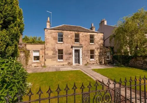 The Lochside House Residence