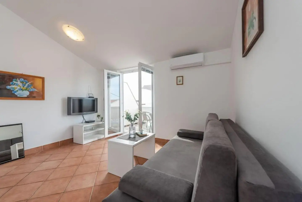 Vesna 2 city central apartment