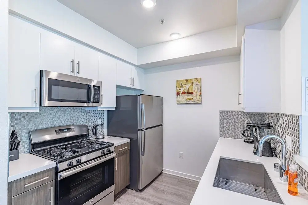 2br Furnished Apartment On Gordon St Hollywood 2 Bedroom Apts by RedAwning
