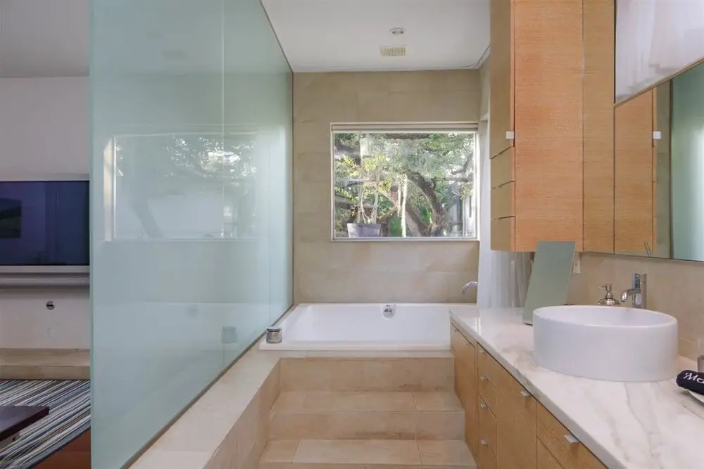 Miami Regatta House