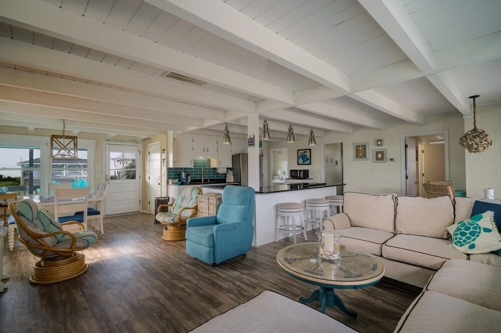 Palmetto Paradise 3 Bedroom Home by RedAwning