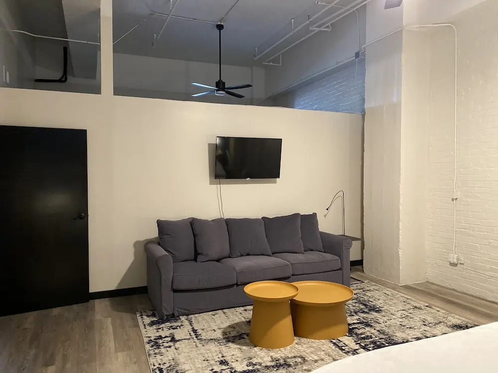 424 Gold Way- 3Bed/2Bath Apartment